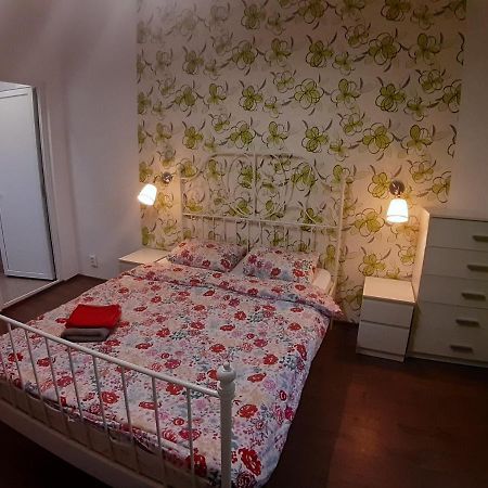 Romantic Calm Apartments Piata Universitate Bucharest Exterior photo