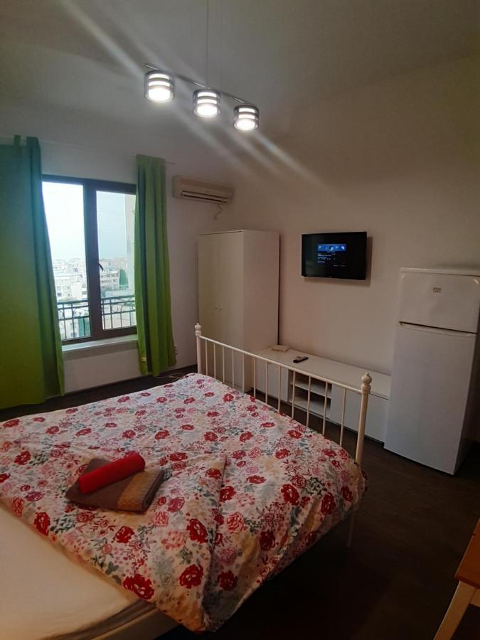 Romantic Calm Apartments Piata Universitate Bucharest Exterior photo